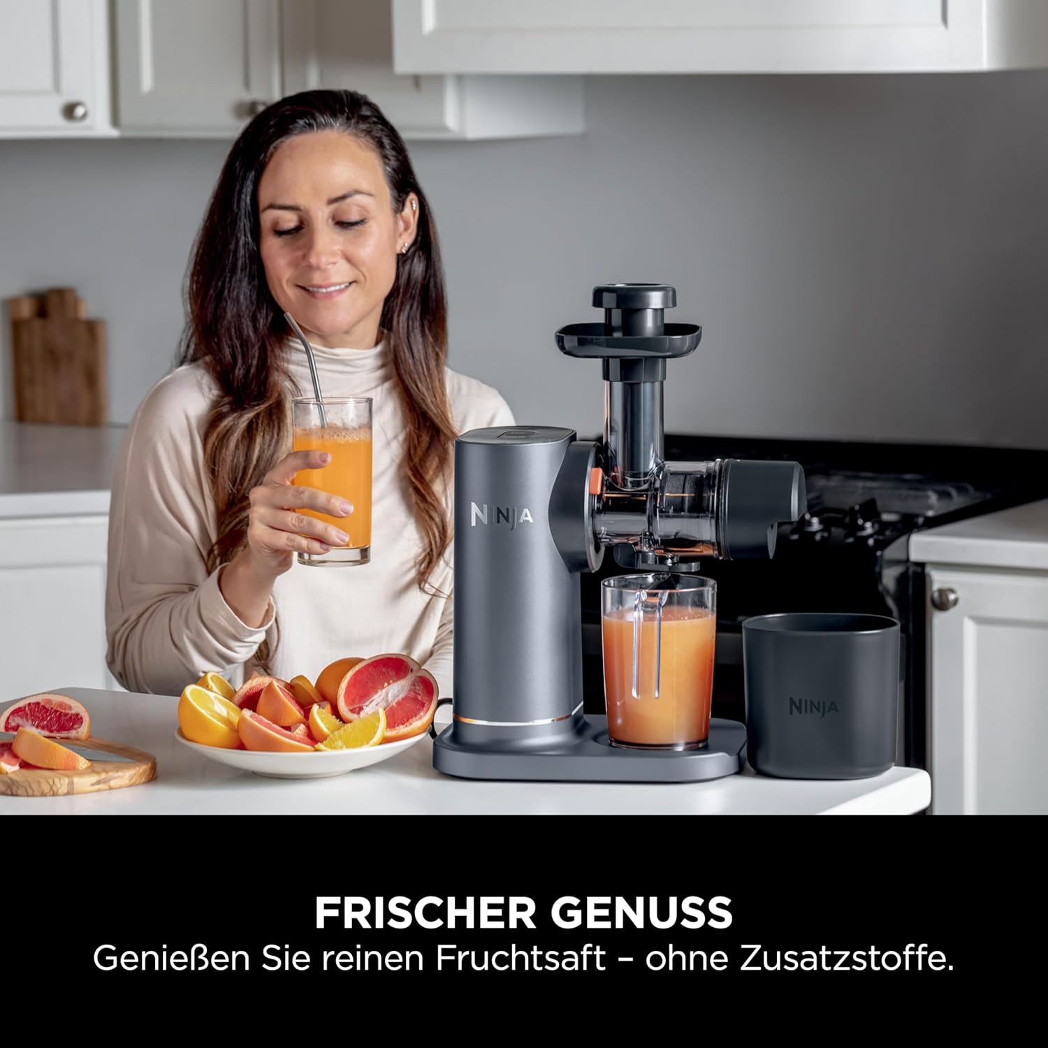Ninja Cold Press Juicer Vegetable and Fruit with 700ml Cup & 1.1L Pulp Container, for Fresh Juices, Drinks & Wellness Shots, Compact, Dishwasher Safe & Removable Parts, Grey JC151EU